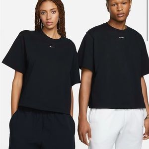 NWT Nike Black boxy t shirt XS